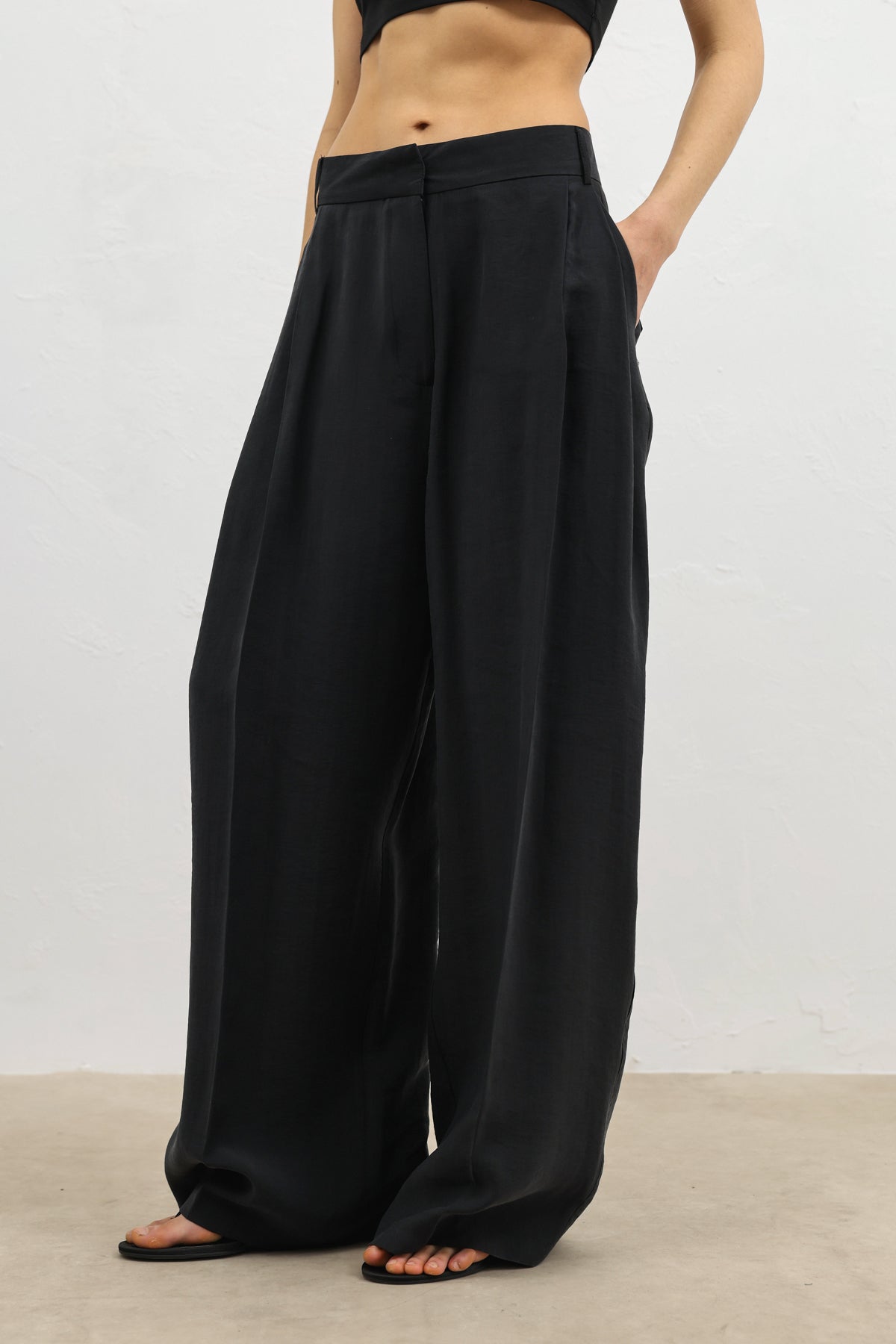 Kadın Lyocell Karışımlı Geniş Paça Siyah Pantolon