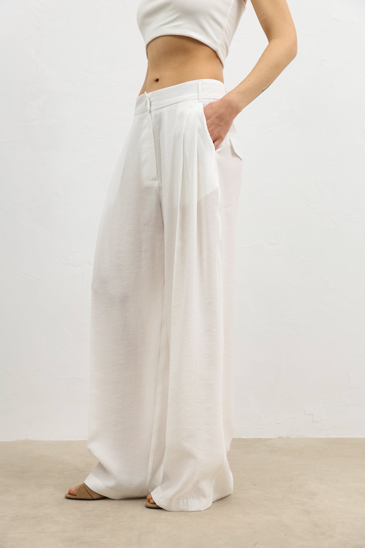 Kadın Lyocell Karışımlı Ekru Bol Paça Pantolon