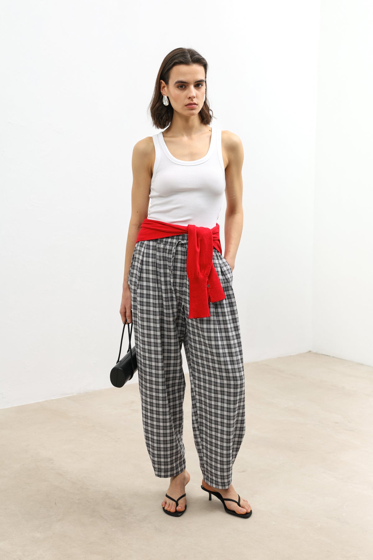 Ayarlanabilir Manşetli Ekose Kadın Pantolon Gri