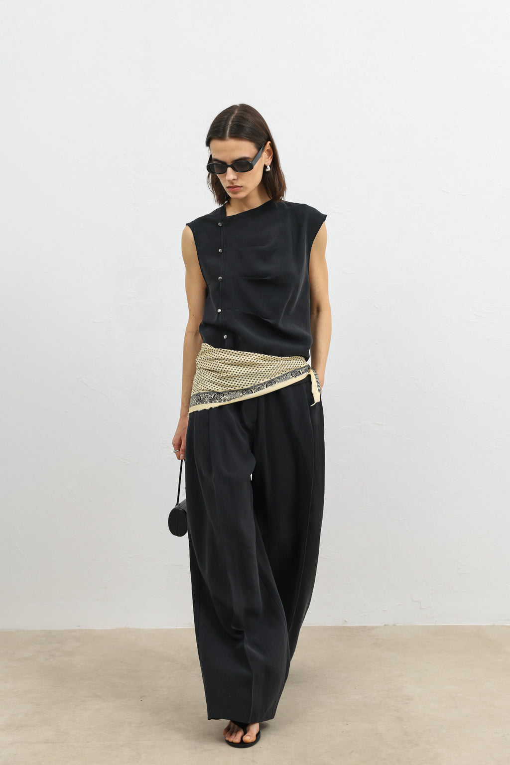 Kadın Likra Karışımlı Siyah Düğmeli Gömlek