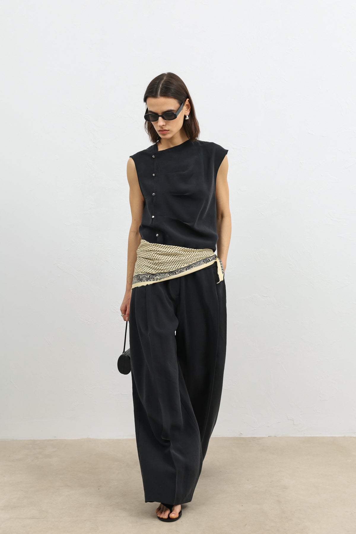 Kadın Likra Karışımlı Siyah Düğmeli Gömlek