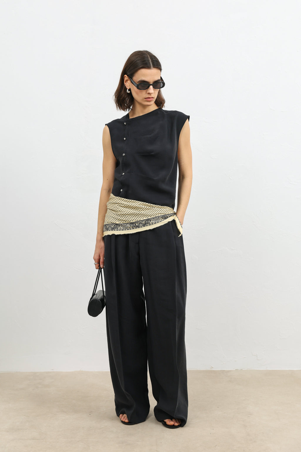 Kadın Likra Karışımlı Siyah Düğmeli Gömlek